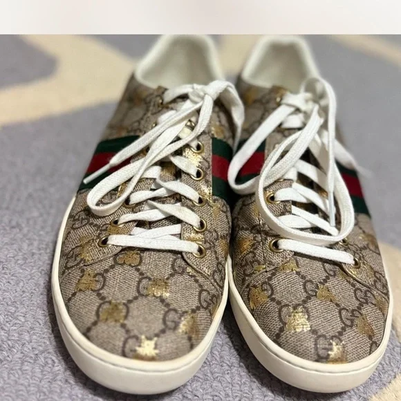 Gucci Beige Monogram Sneakers with Red and Green Accents - Picture 6 of 8